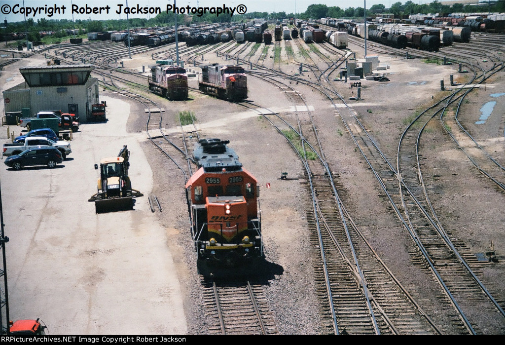 "Galesbridge" view of BNSF yard